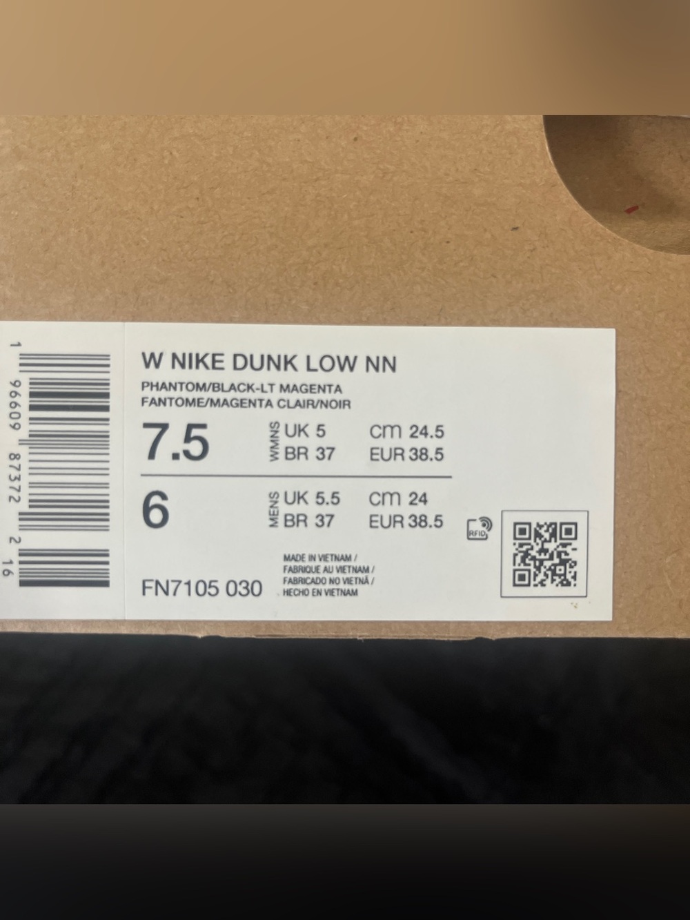 Nike Dunk Low - Picture 9 of 11